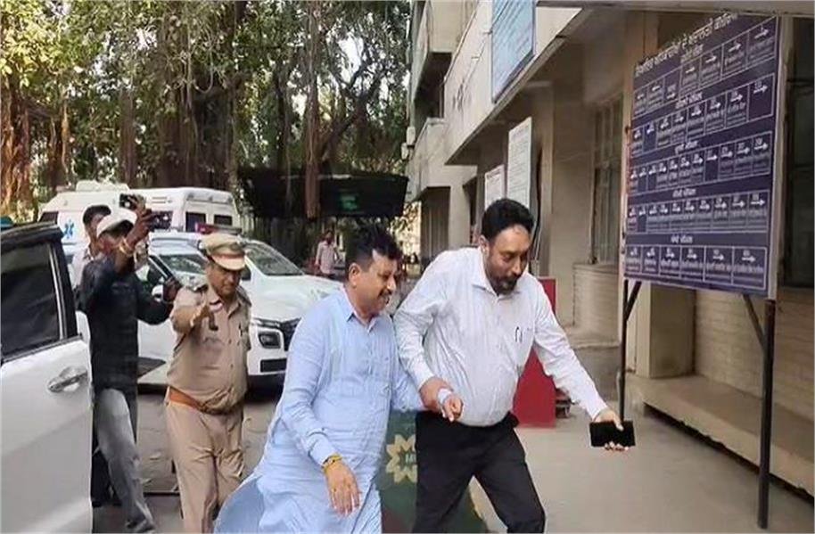 गिरफ्तार